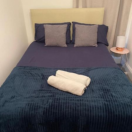 Room In Gloucester Road 4 Бристол Екстериор снимка